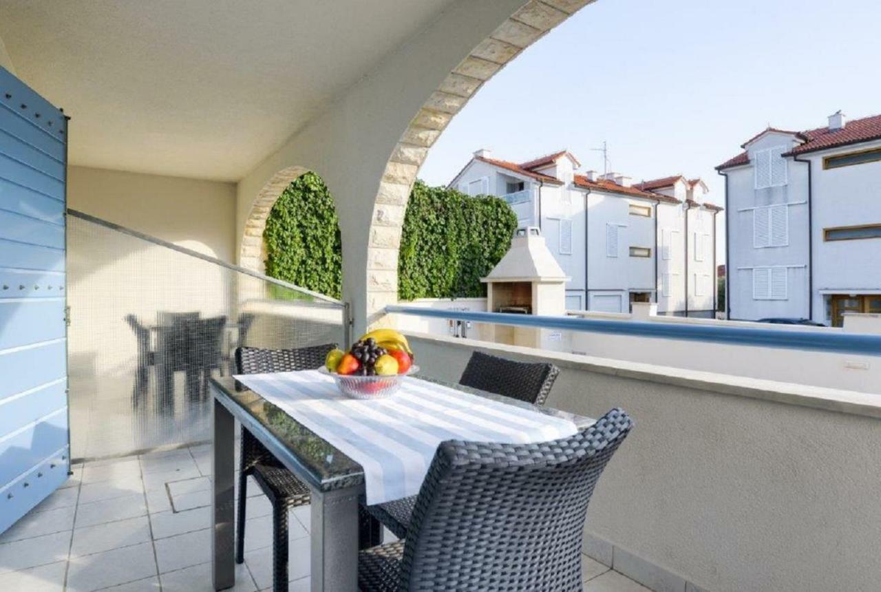 Apartments Villa Pina Vodice Kültér fotó